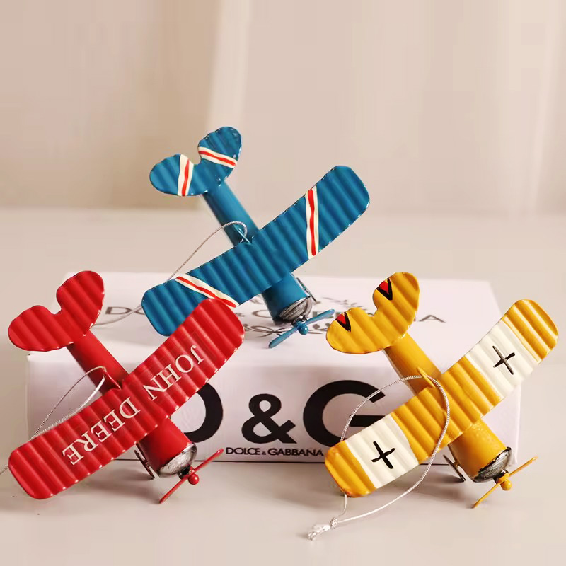 Vintage Metal Airplane Model R - огляд і ціна Vintage Collectible Furniture