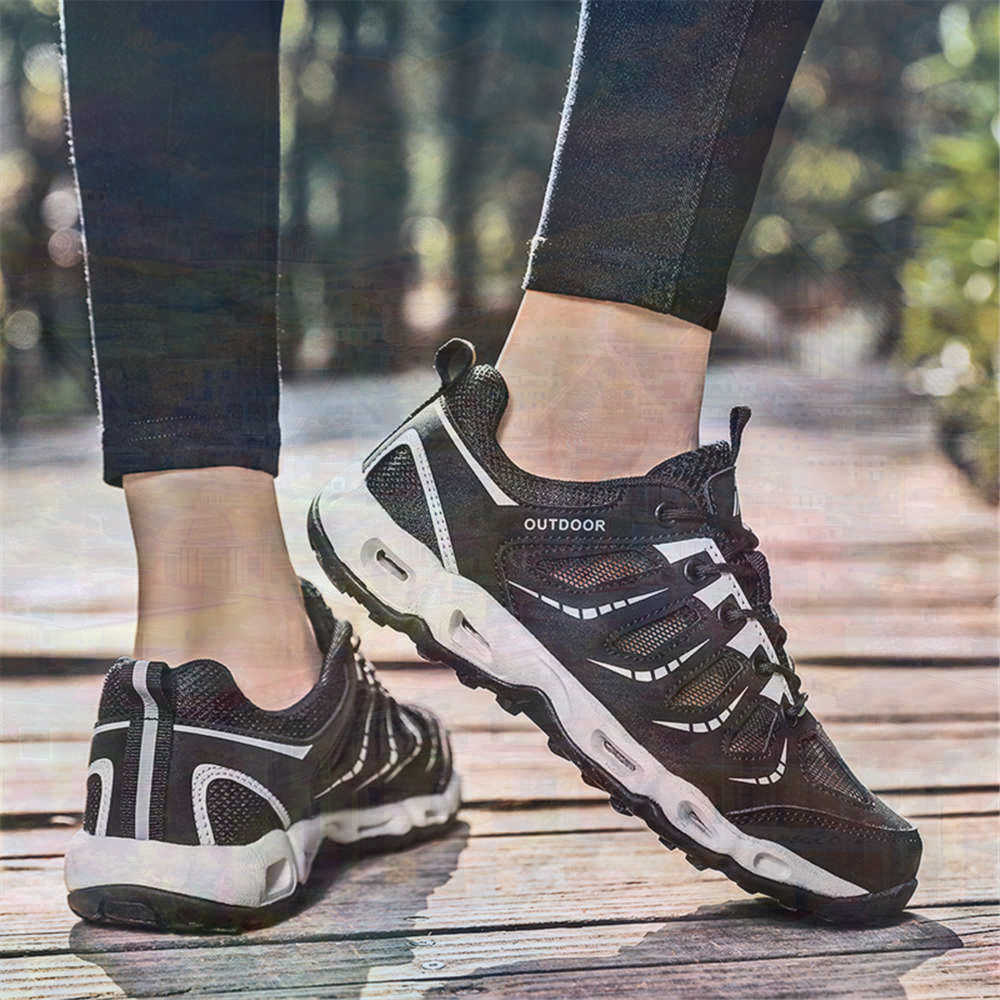 Sumer Round Tip Silver Sneaker - огляд і ціна Vintage Collectible Shop